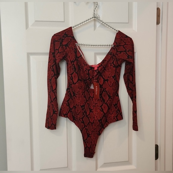 Guess Tops - NWT ❓GUESS❓ Neyva Bodysuit